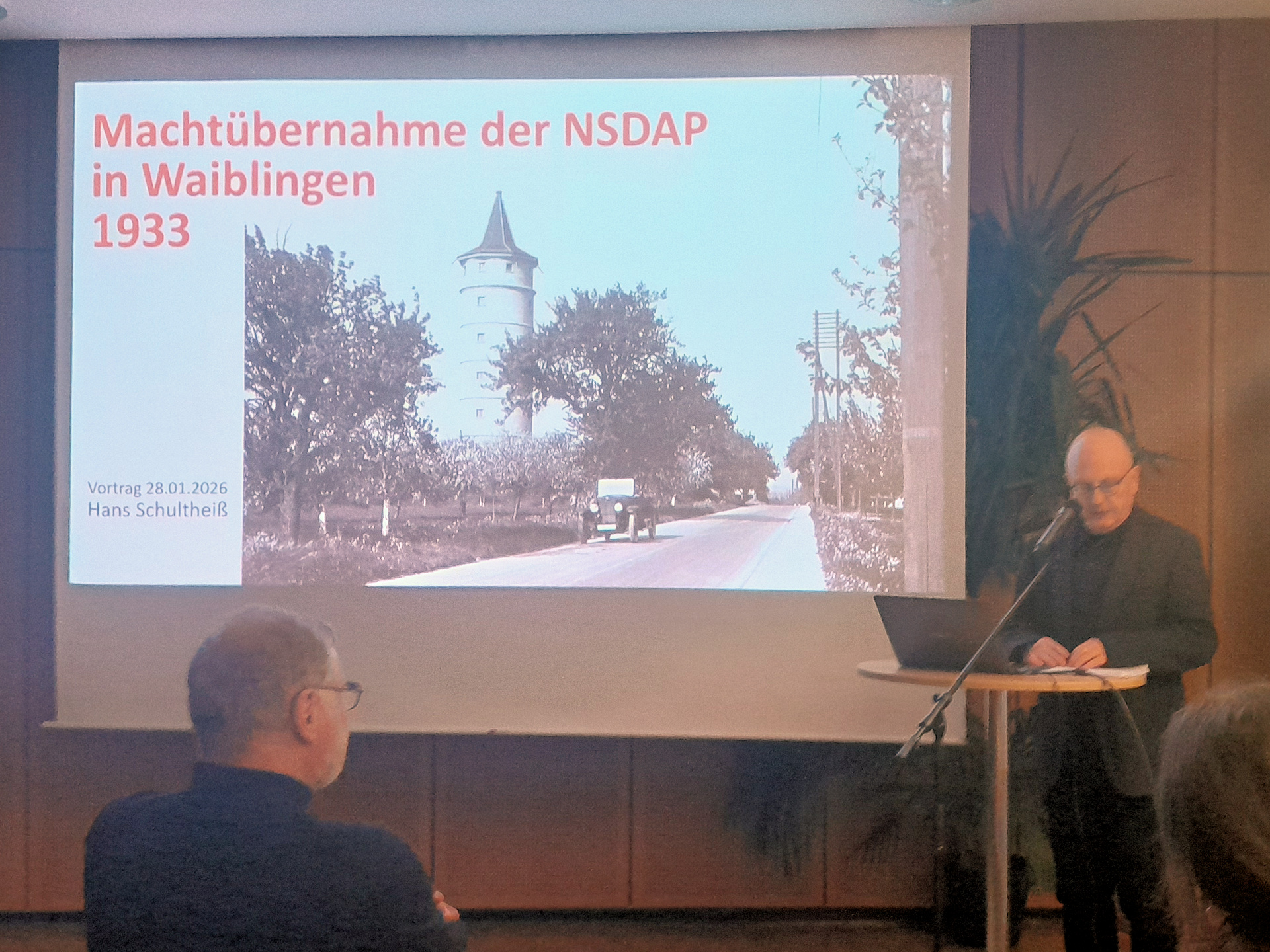 Hans Schultheiß bei deinem Vortrag Hans Schultheiß bei deinem Vortrag